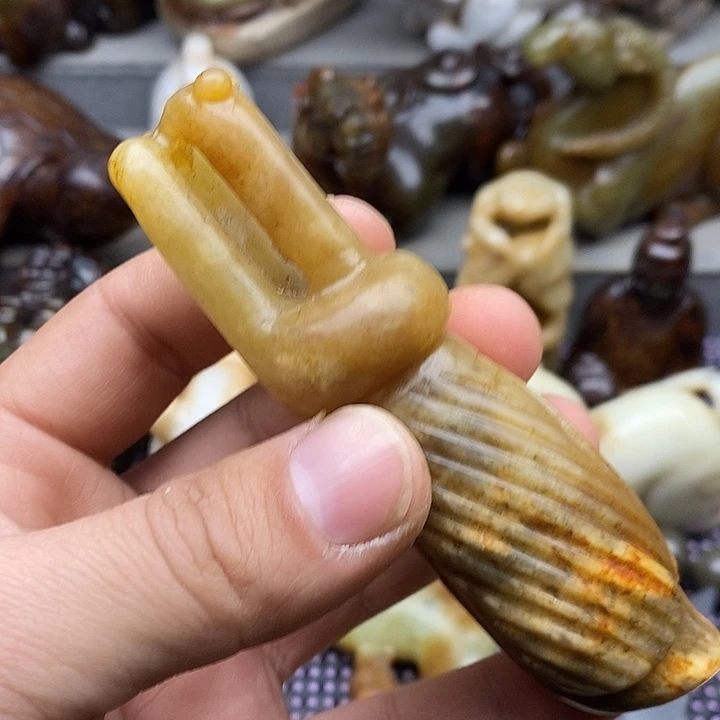 未镶嵌蛇纹石玉颈饰