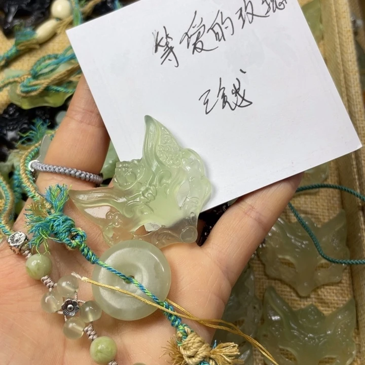 等****蛇纹石玉合金颈饰