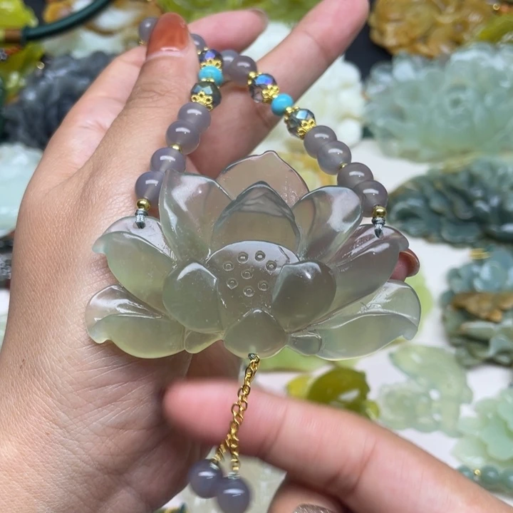 蛇纹石玉未镶嵌颈饰