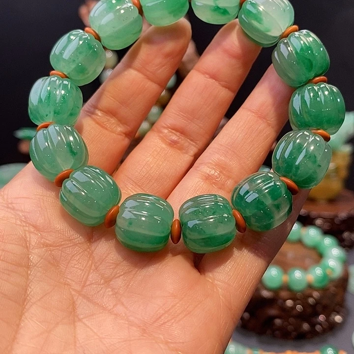 沙***头石英质玉（非洲翠）未镶嵌挂串