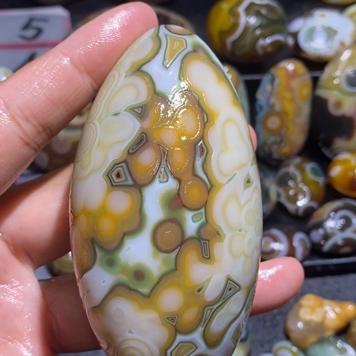 玛瑙/玉髓未镶嵌珠宝奇石149