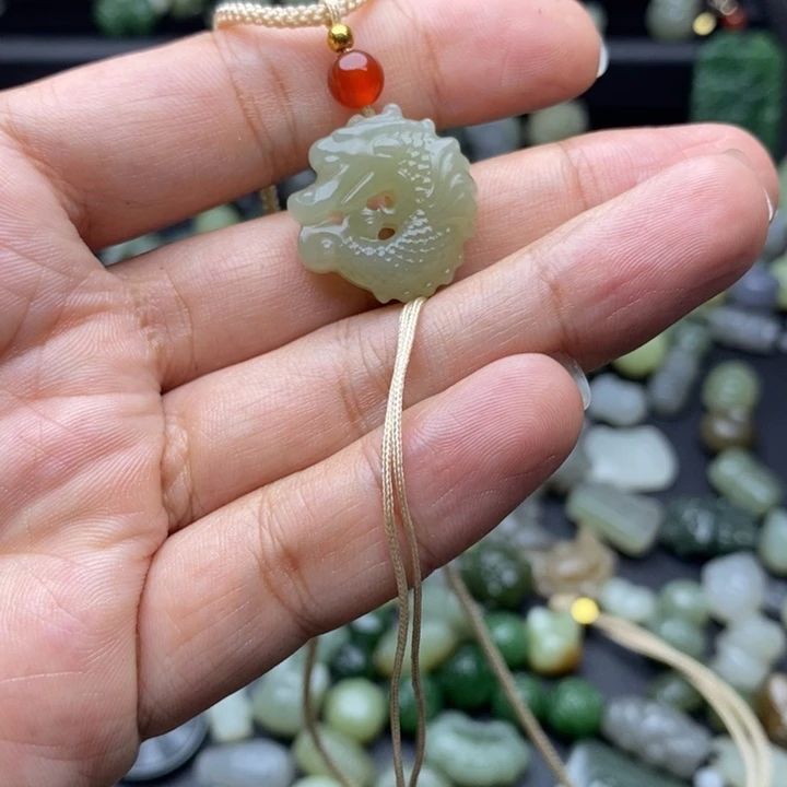 颈饰未镶嵌和田玉