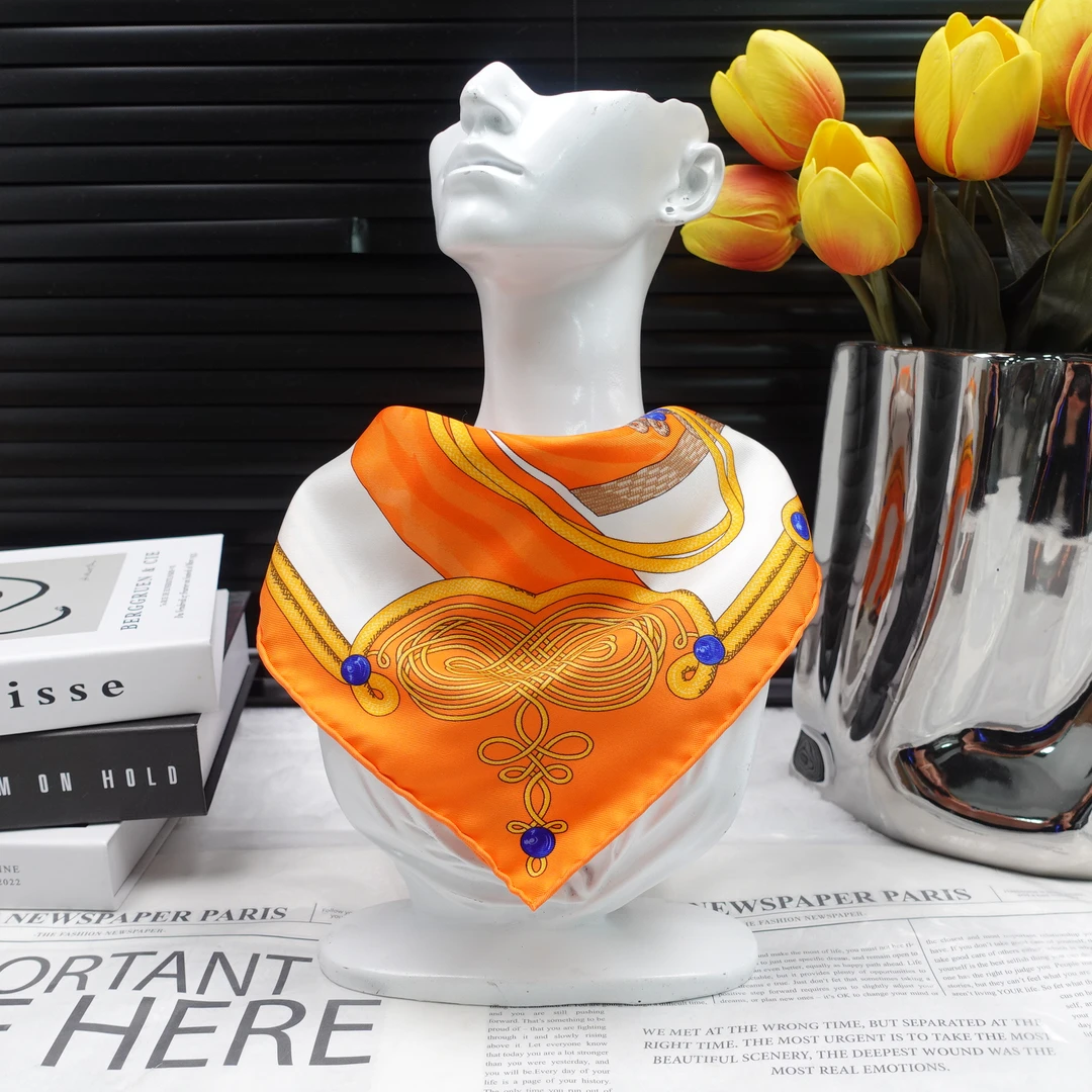 95新 Hermes/爱马仕 丝巾/T10206987