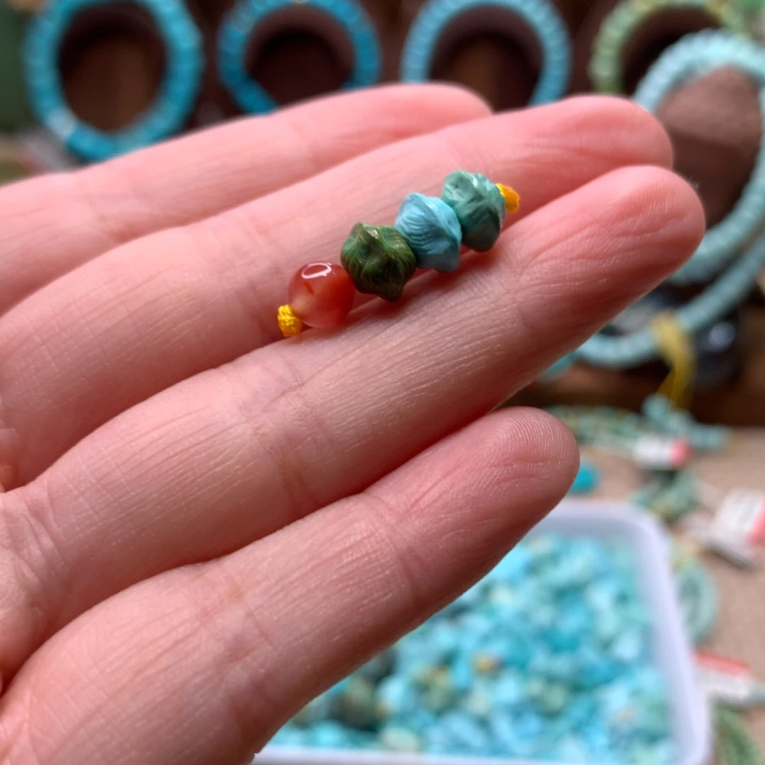 南红玛瑙配饰未镶嵌