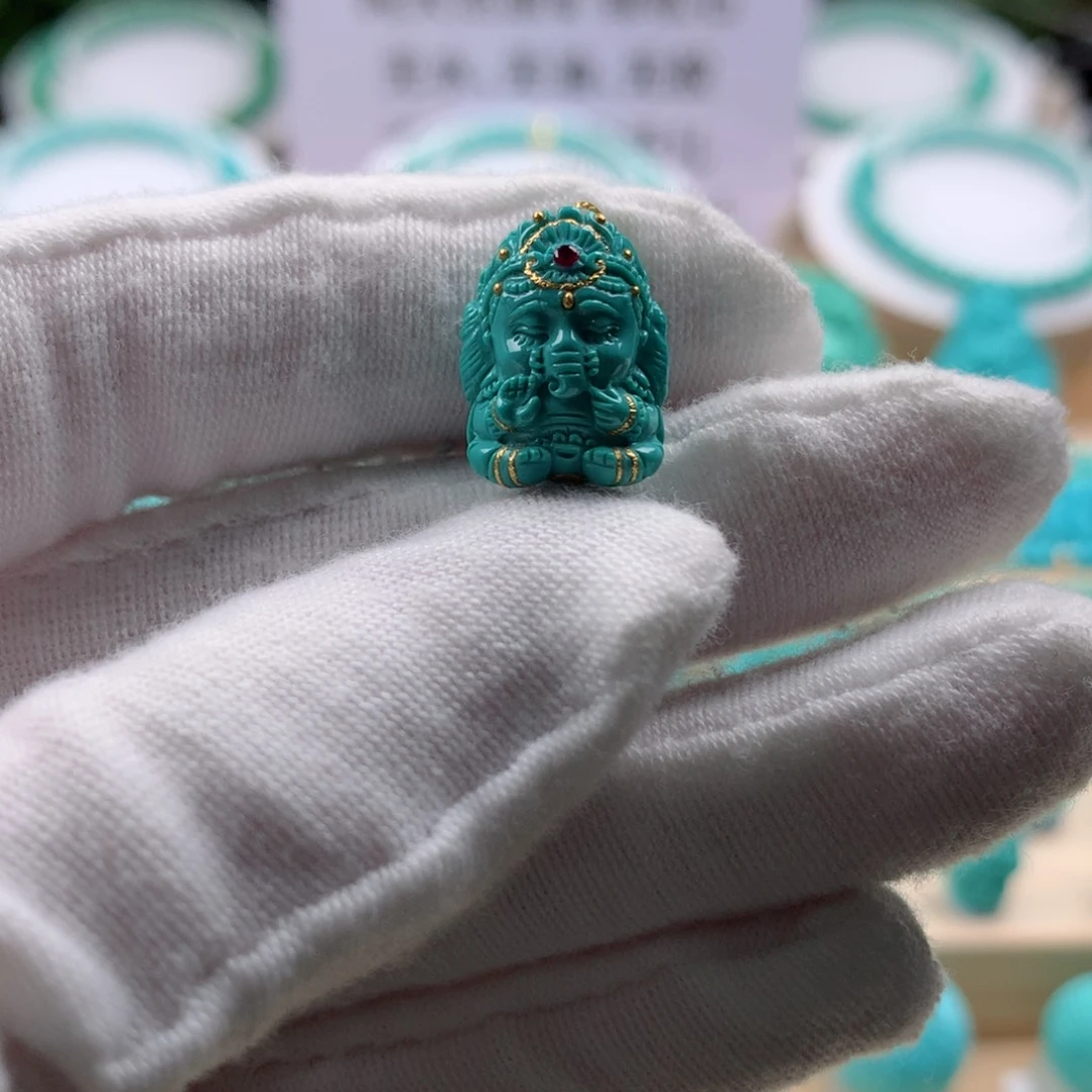 绿松石配饰未镶嵌