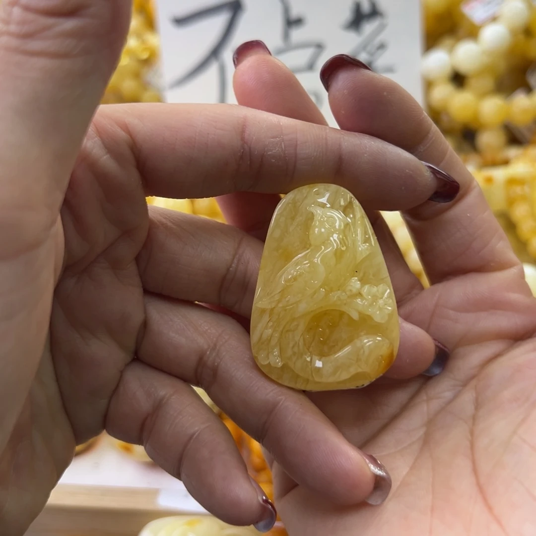 琥珀珠宝奇石未镶嵌