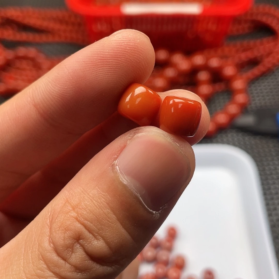 南红玛瑙8号 7*9柿子红直切珠一组2颗未镶嵌
