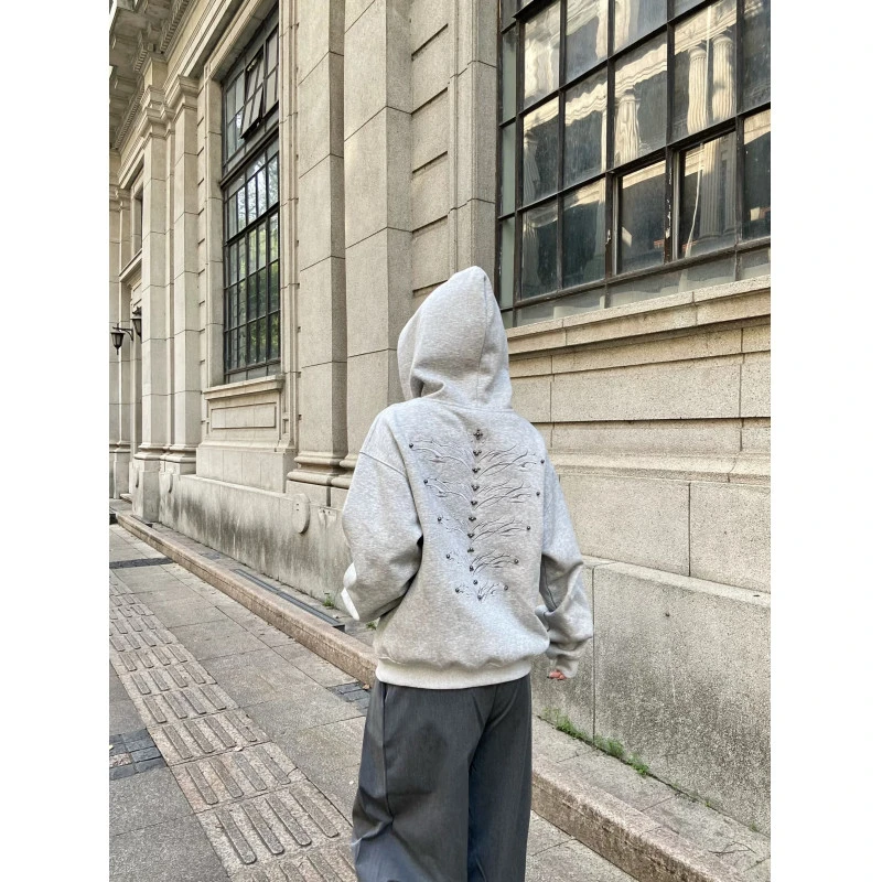 小众灰色刺绣金属铆钉连帽卫衣男生ootd穿搭秋季美式cleanfit外套