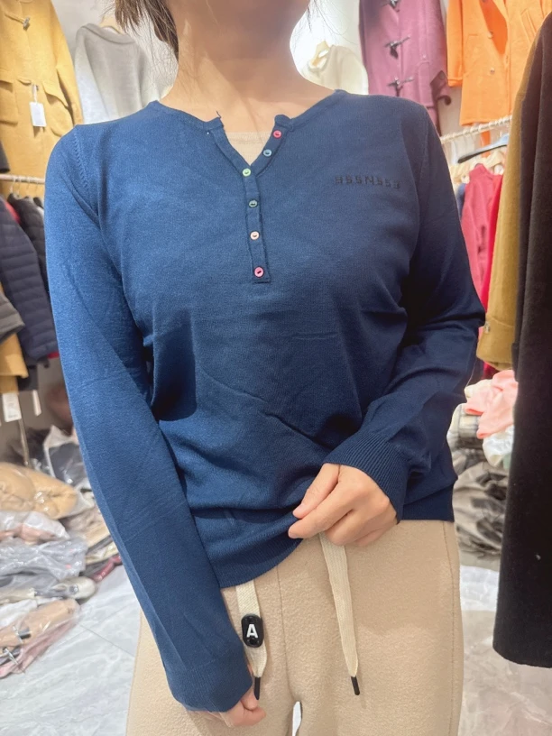 休闲风女上衣常规毛针织衫衫长袖休闲半开领圆领针织衫