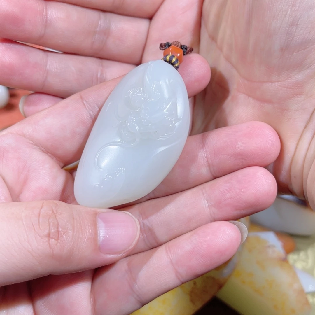 和田玉（白玉）挂件未镶嵌美***儿