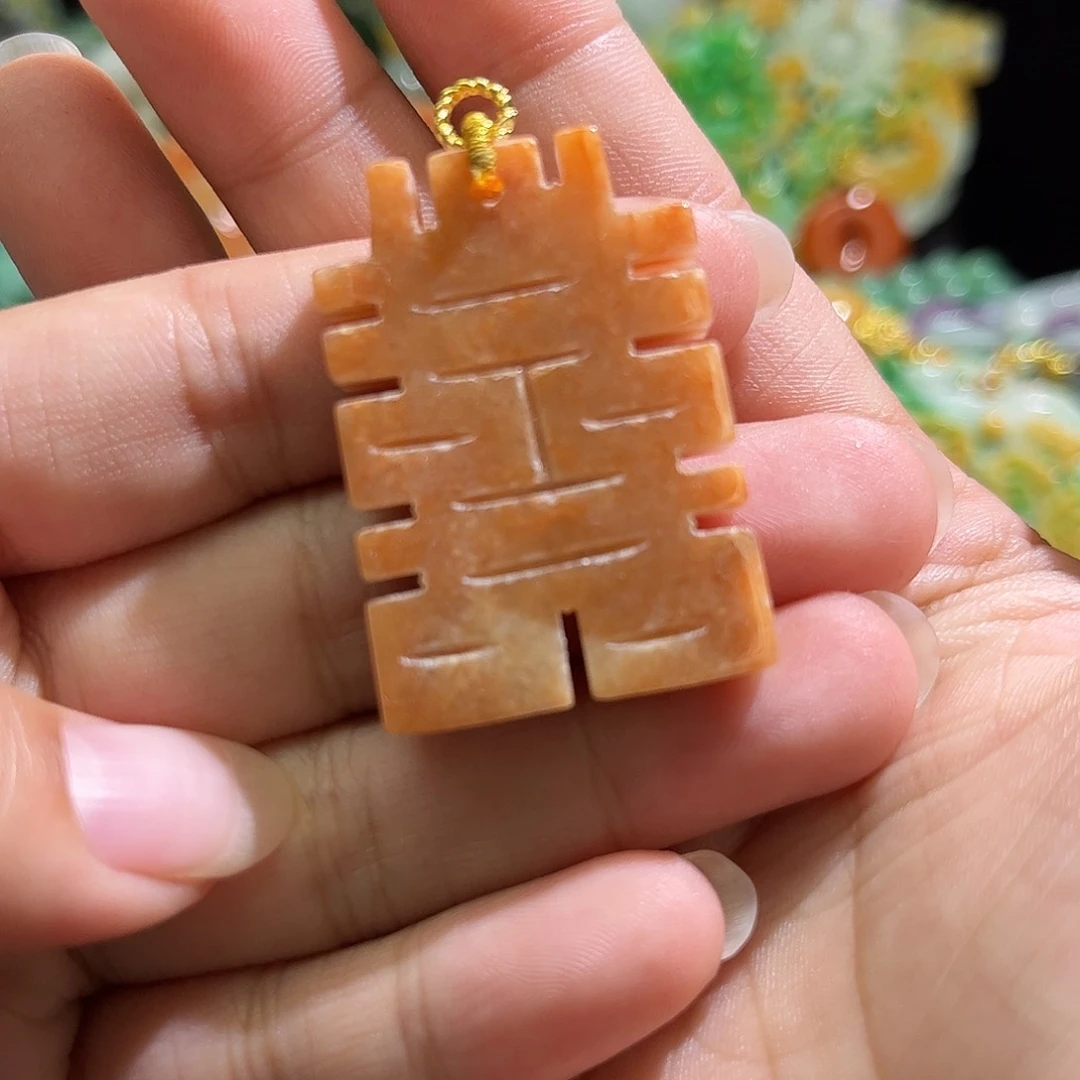 翡翠未镶嵌颈饰待编织