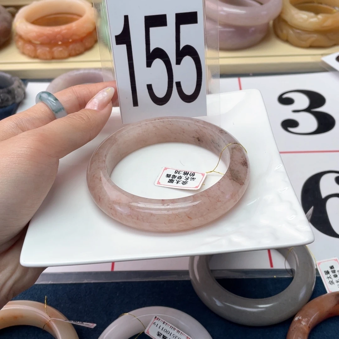 石英岩玉未镶嵌手镯