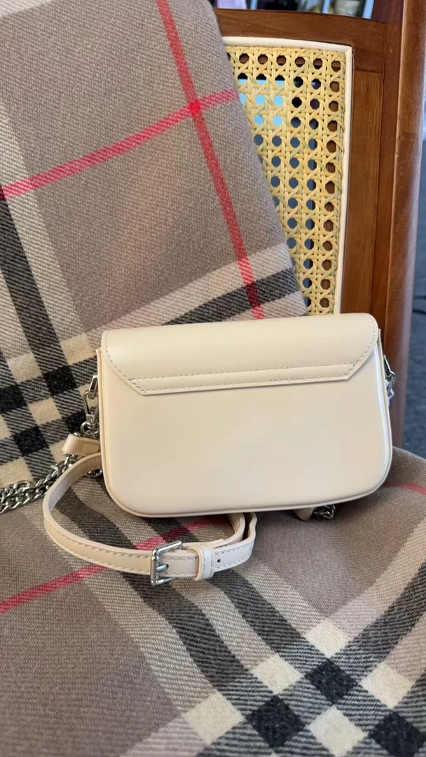 6202 迷雾杏 2025新款时尚轻奢单肩斜跨手拿包