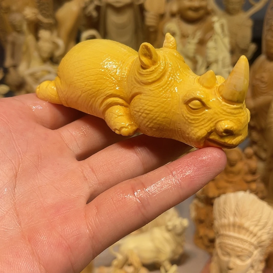 黄杨木小瑕疵犀牛