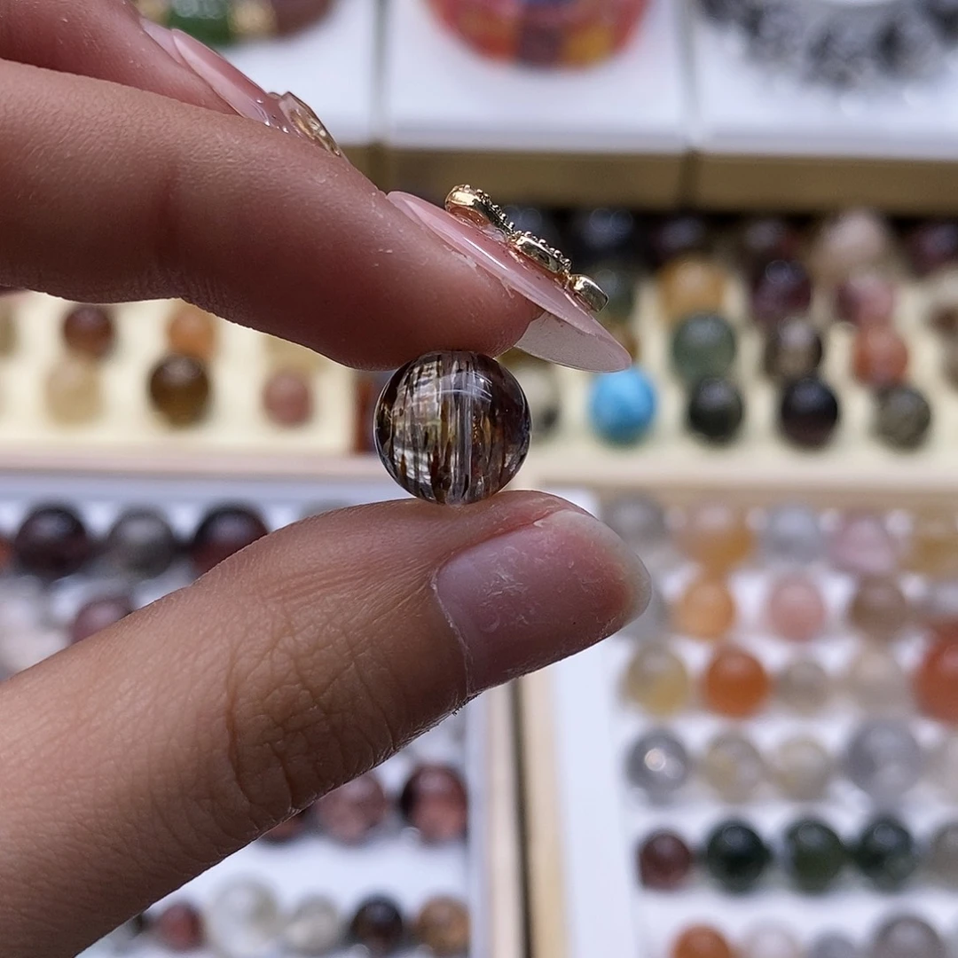 水晶颈饰未镶嵌，