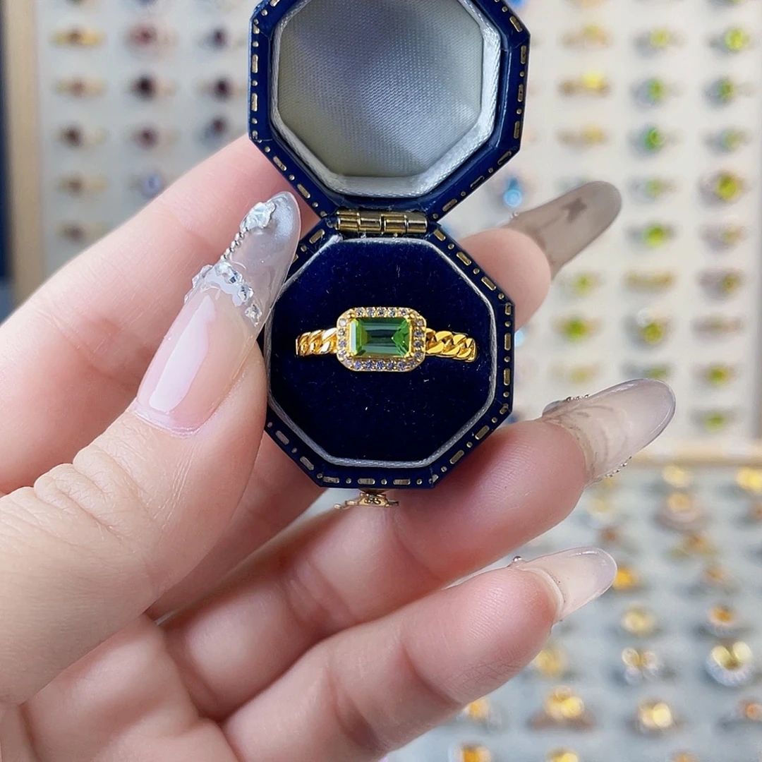 戒指橄榄石银S925镶嵌设计款戒指