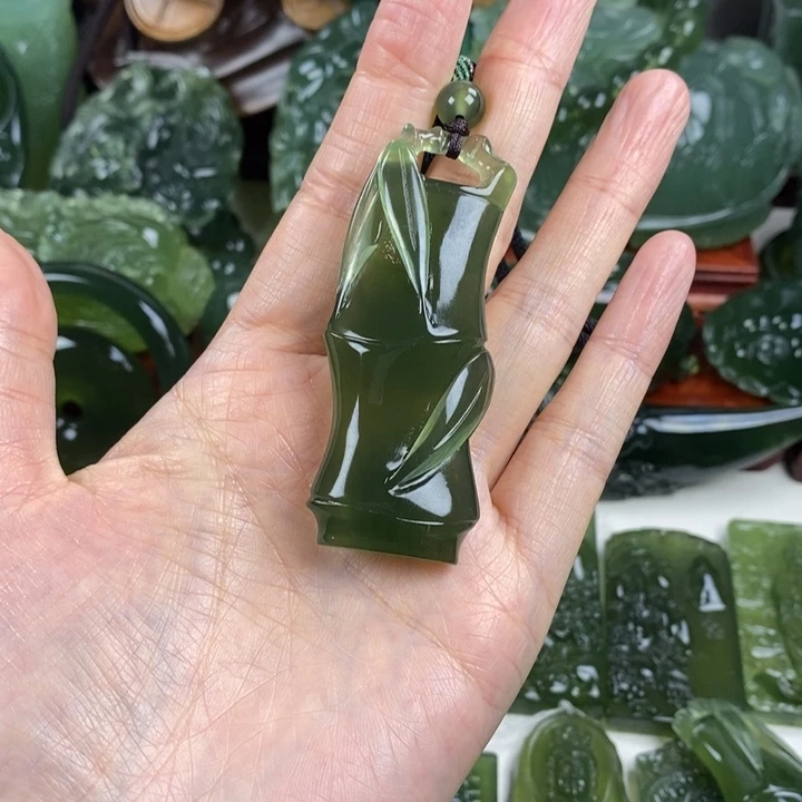 嗯***哼岫玉未镶嵌挂件挂件