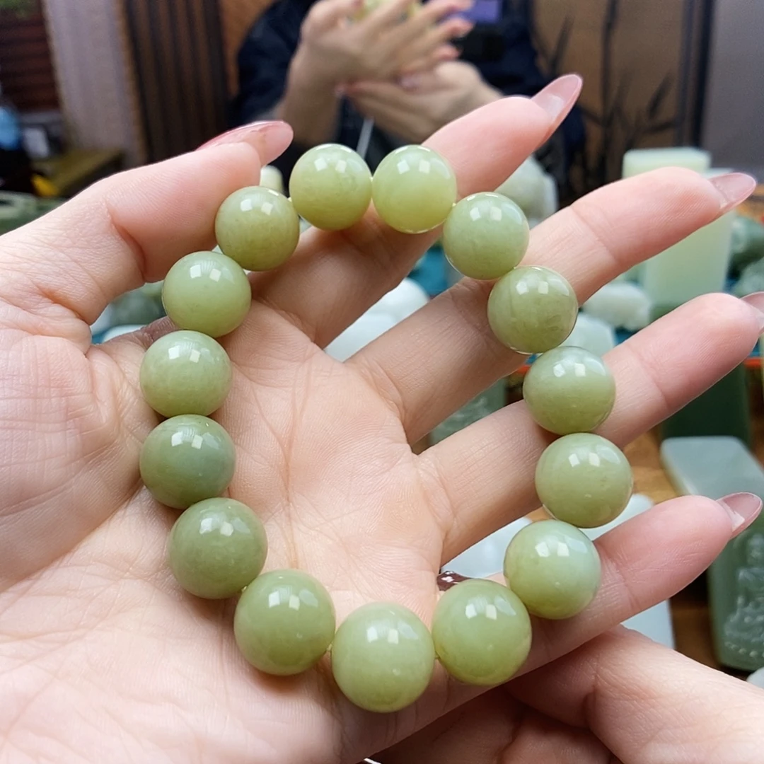 咕***哒和田玉未镶嵌颈饰