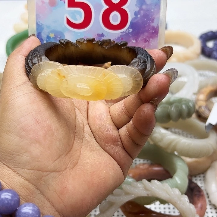未镶嵌手镯石英岩玉