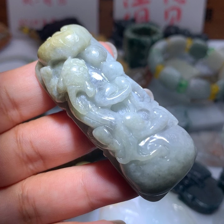 翡翠未镶嵌颈饰保真天然A货翡翠