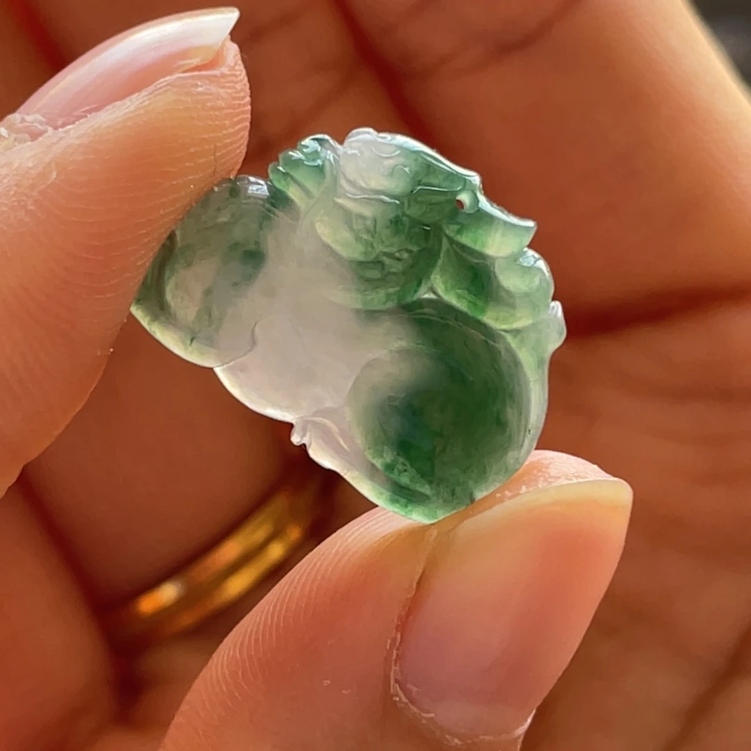 翡翠颈饰未镶嵌麒麟