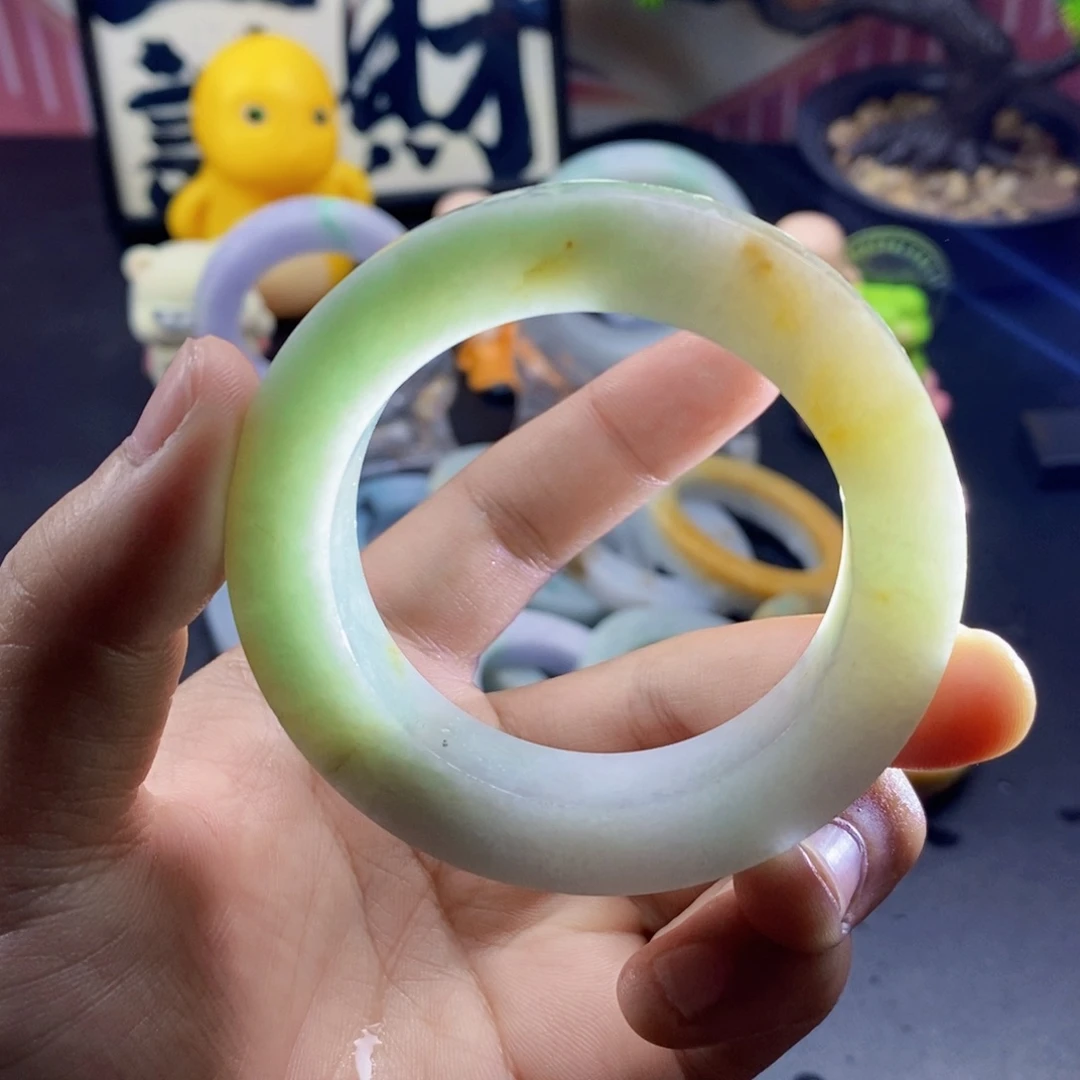 定制翡翠未镶嵌翡翠手镯
