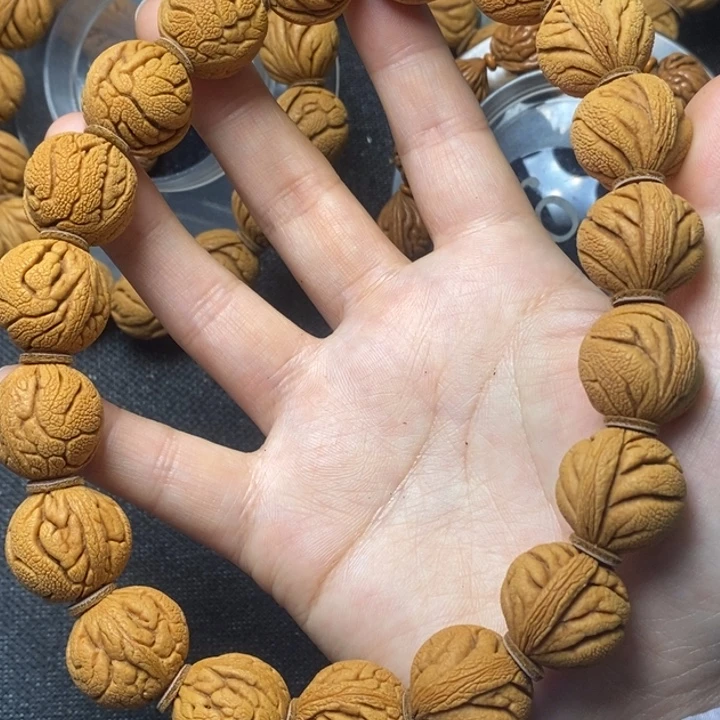 木质类秦岭山野生桃核