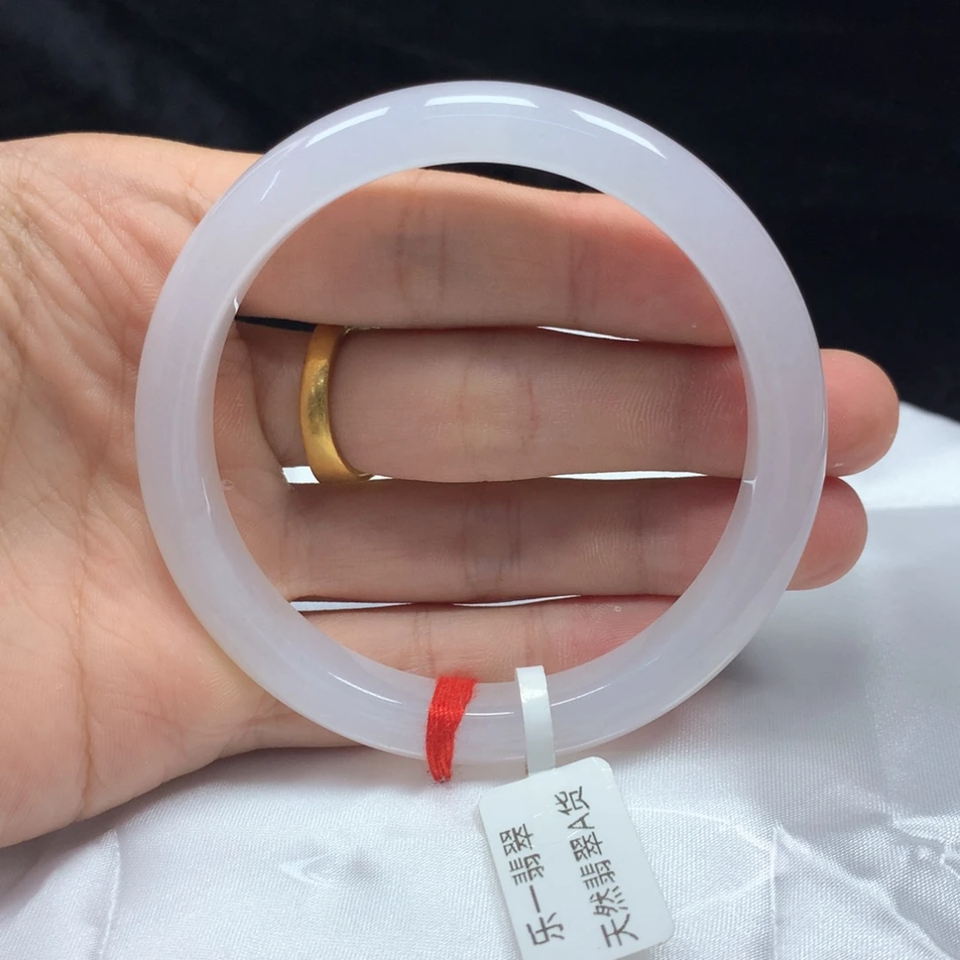 翡翠未镶嵌手镯（圆镯）58.8