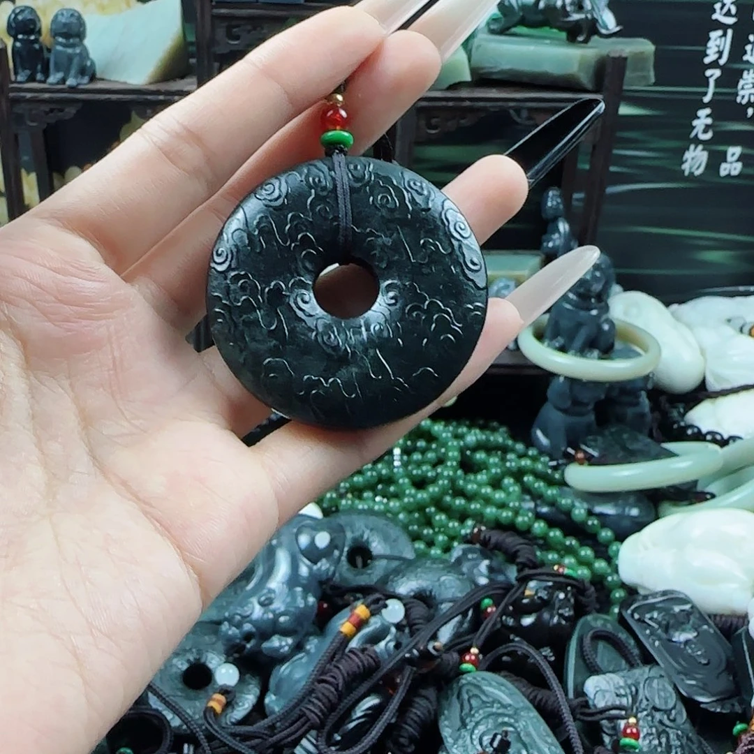 颈饰未镶嵌和田玉