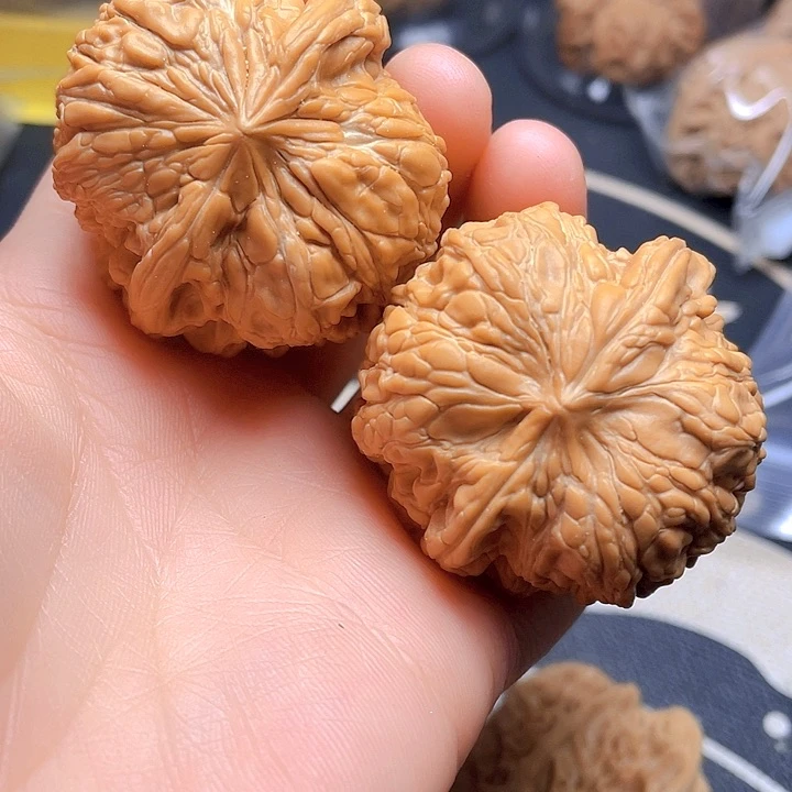 文玩核桃吊坠闷墩子一对