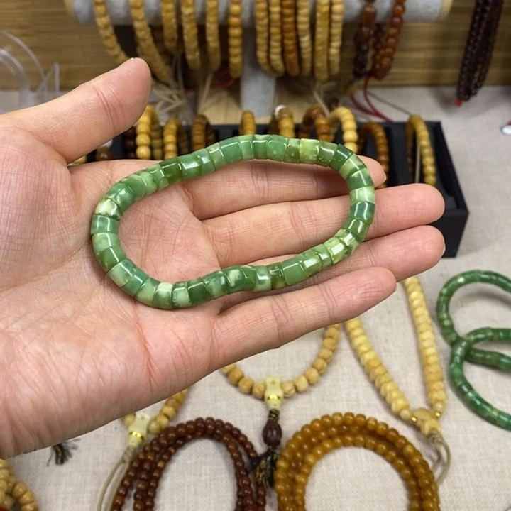 u***龙脊菩提玉化青龙大肠单圈7.8mm