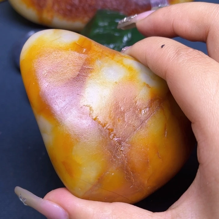 和田玉未镶嵌珠宝奇石