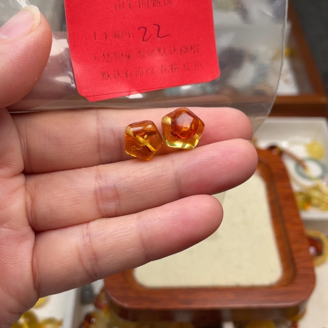 琥珀未镶嵌裸石22，