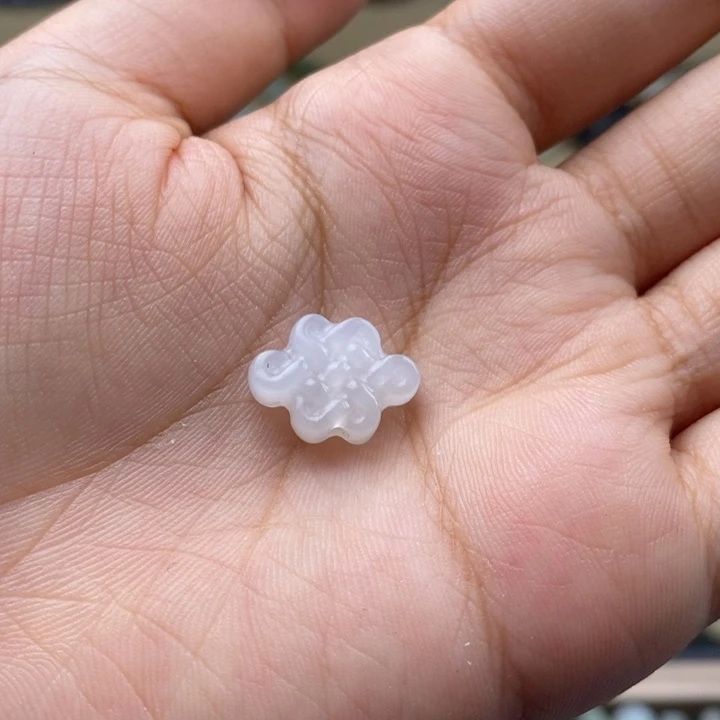 双***蝶和田玉未镶嵌珠宝半成品