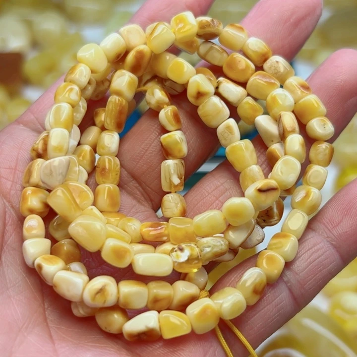 未镶嵌颈饰琥珀（矿物珀）