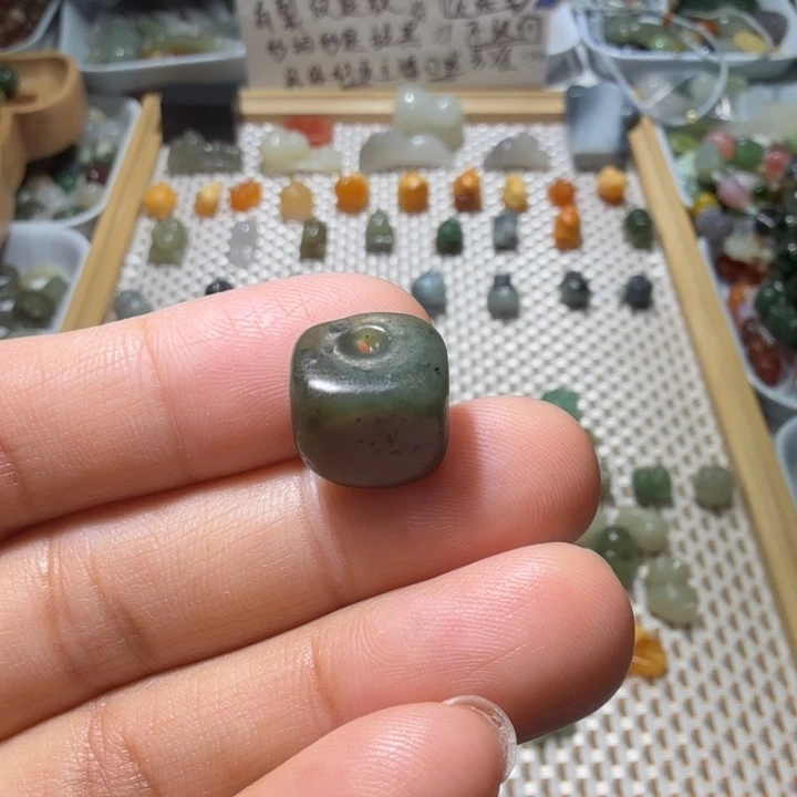 和田玉未镶嵌珠宝半成品