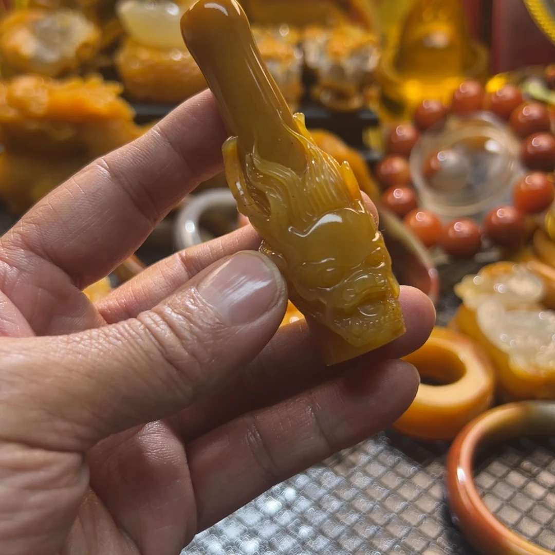 石英质玉未镶嵌颈饰