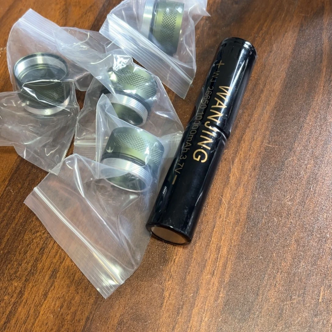 A8A9强光照射手电加长节