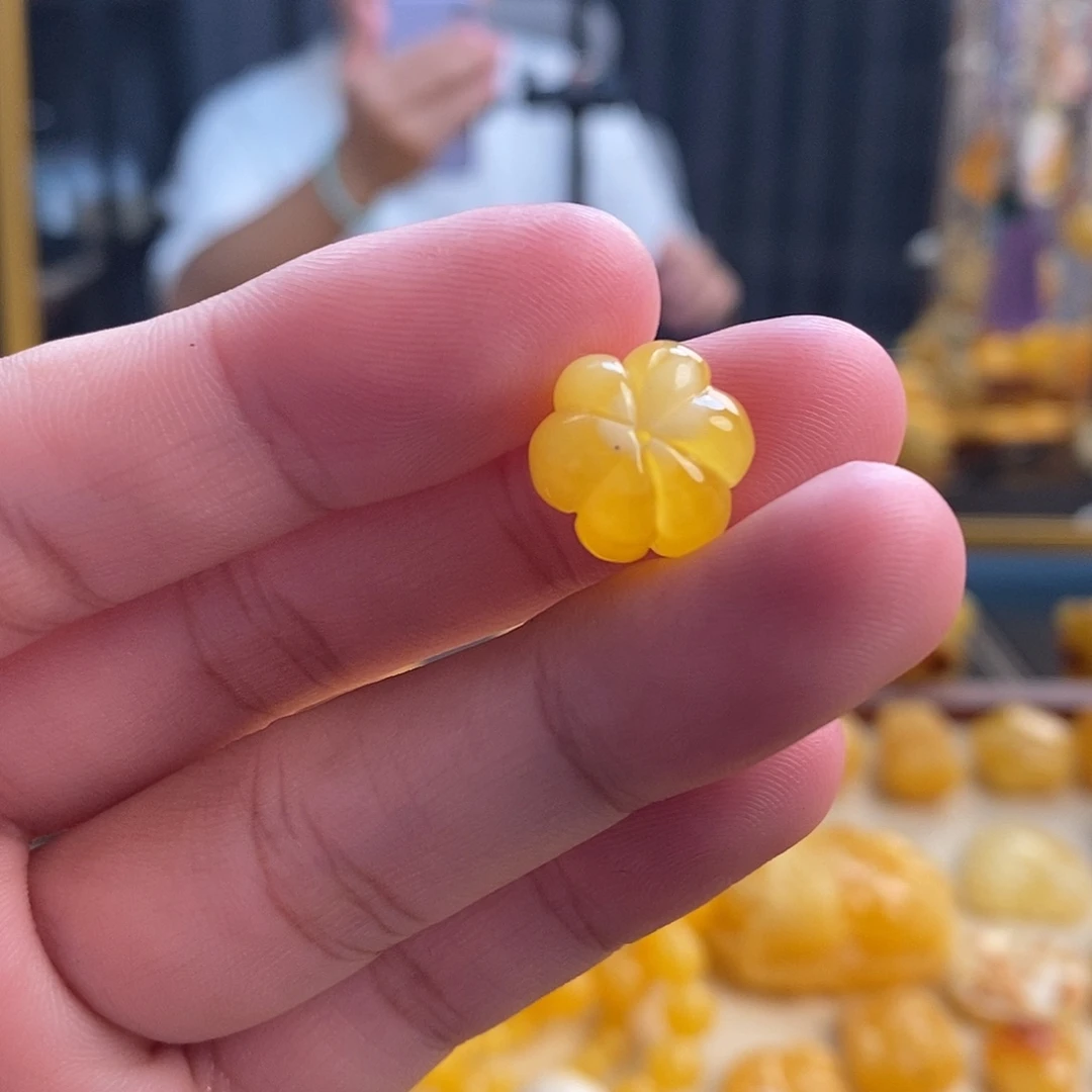 琥珀未镶嵌珠宝奇石