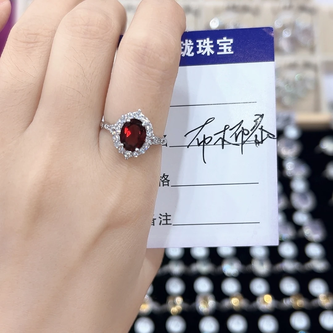 布***泰银S925镶嵌戒指芙蓉石