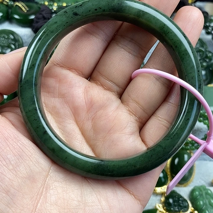 和田玉（碧玉）未镶嵌颈饰59.5