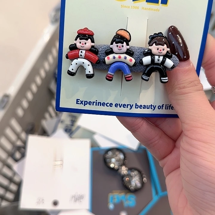 三个女孩鸭夹款式