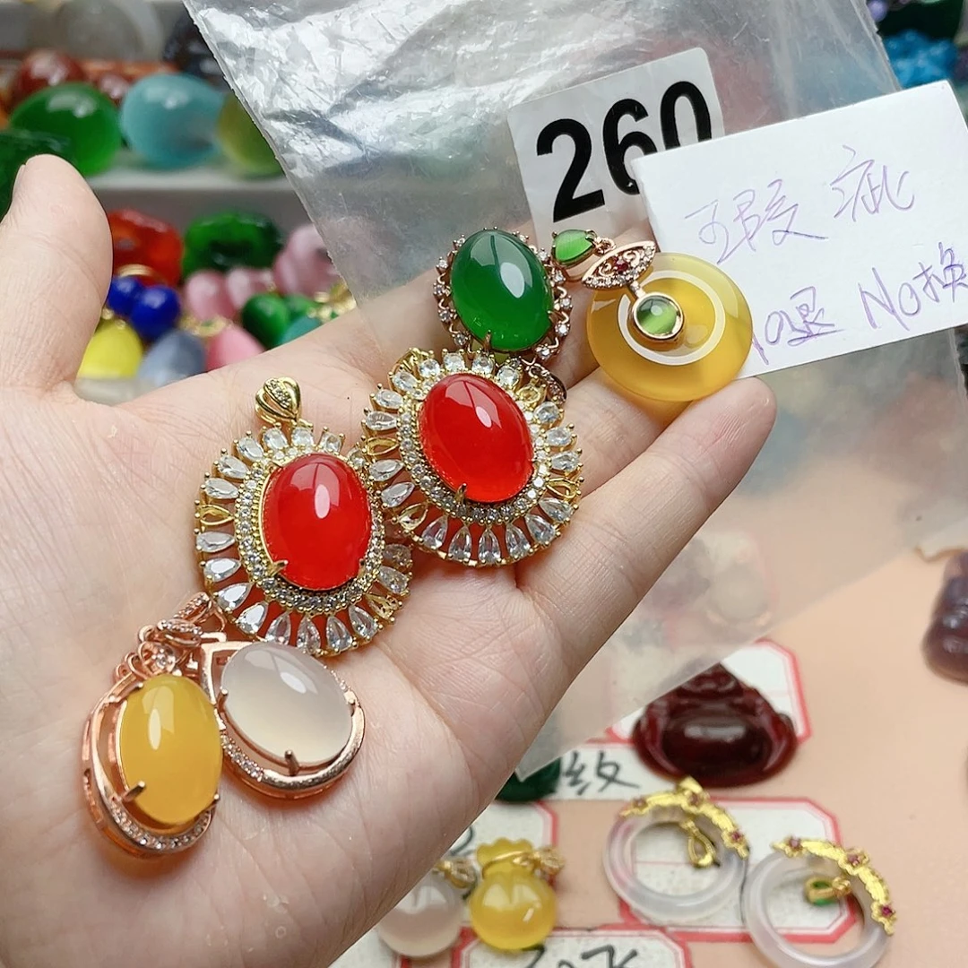 合金颈饰玛瑙/玉髓爱**己