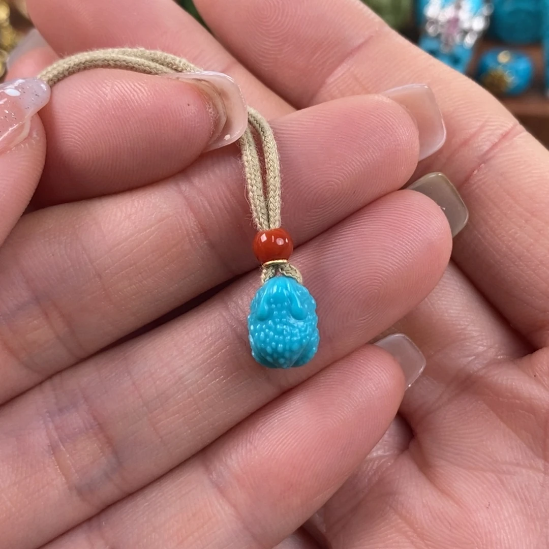 绿松石未镶嵌。金蟾提溜