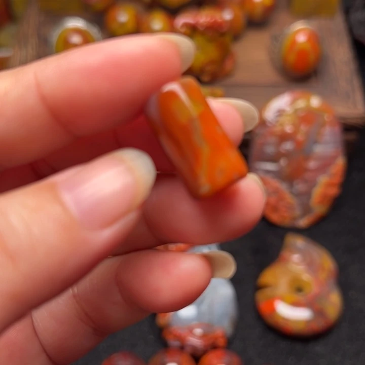 K***>玛瑙/玉髓未镶嵌颈饰