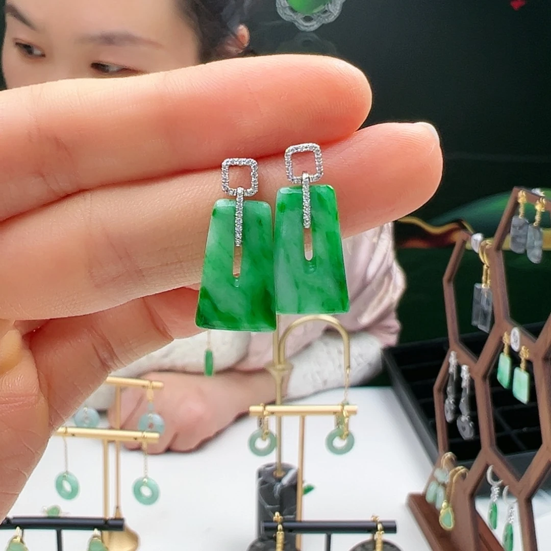 翡翠耳饰18K金镶嵌天然翡翠耳饰18k金镶嵌