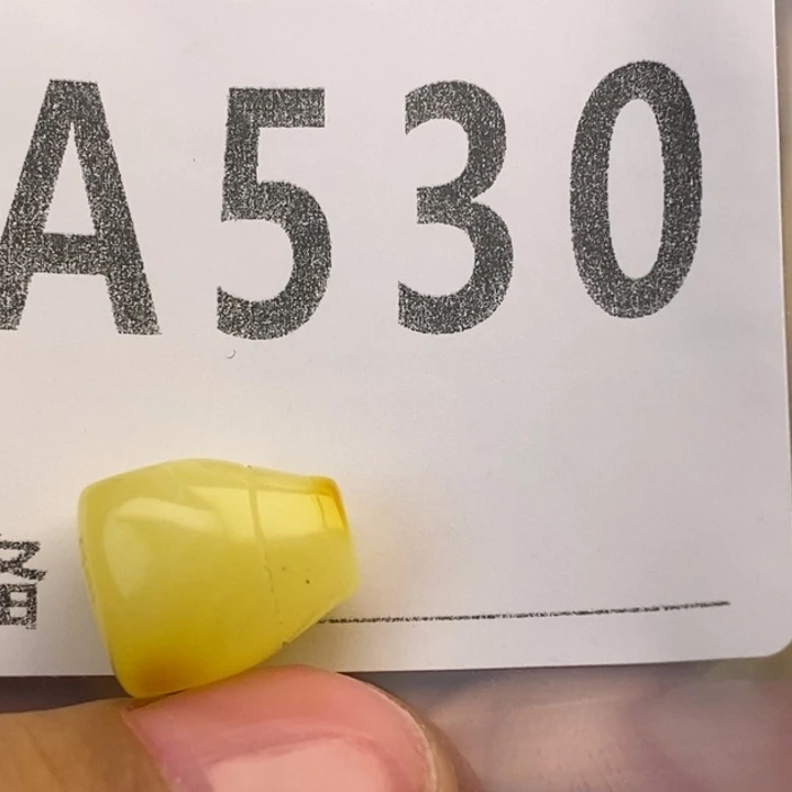 李***看琥珀未镶嵌裸石微瑕