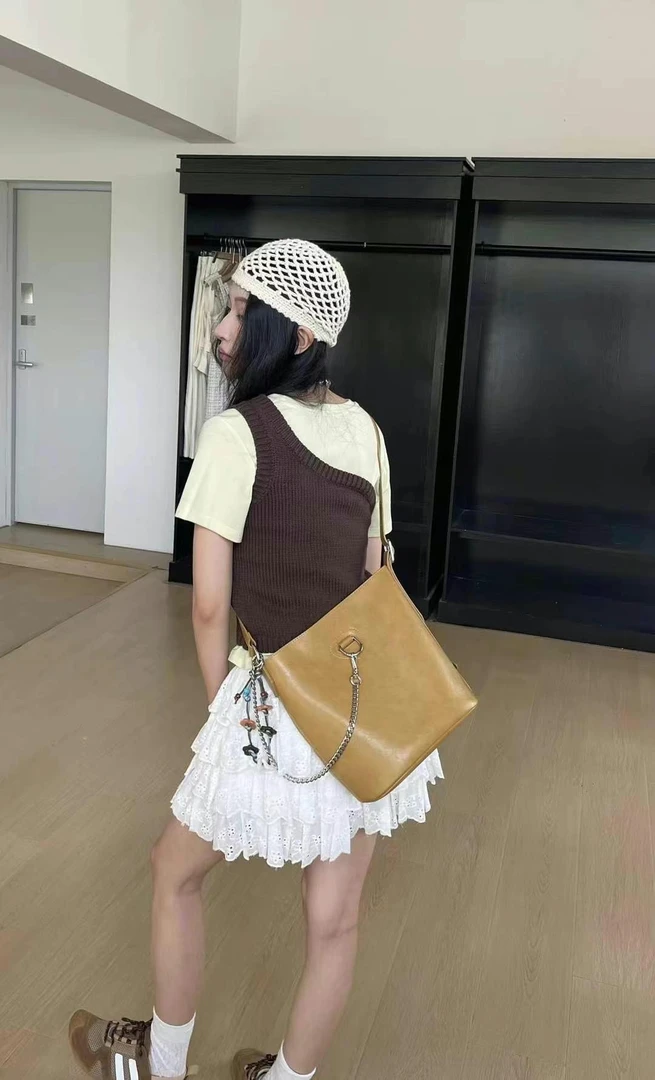 【T·T】新款桶包单肩斜挎包简约休闲百搭女包【8835】