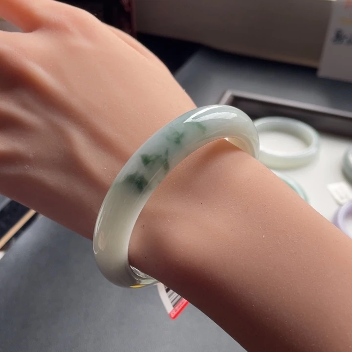 翡翠未镶嵌手镯06