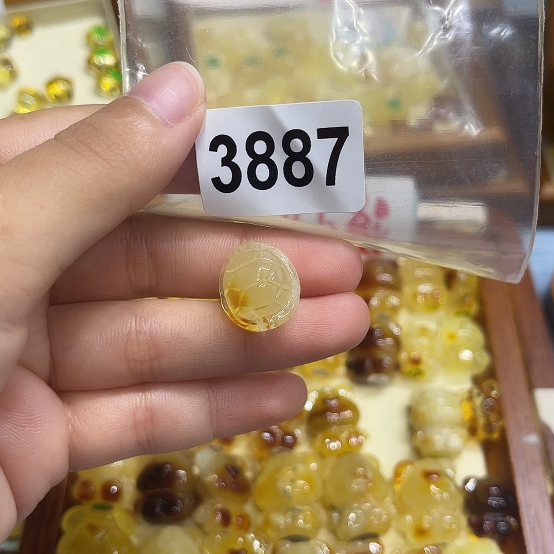 琥珀未镶嵌珠宝奇石